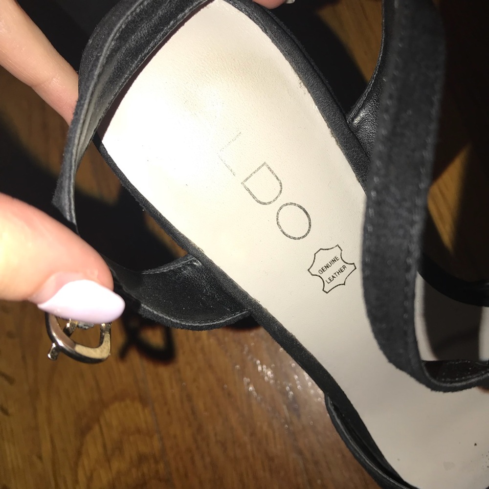 Heels - Picture 4 of 4
